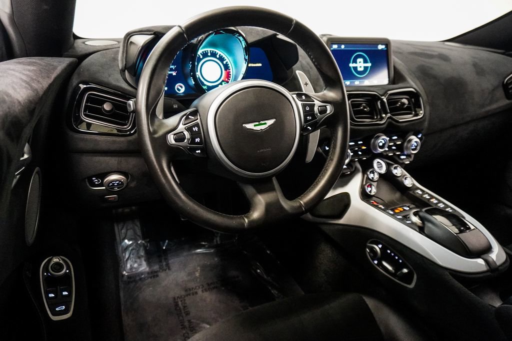 Used 2019 Aston Martin V8 Vantage Coupe image 10