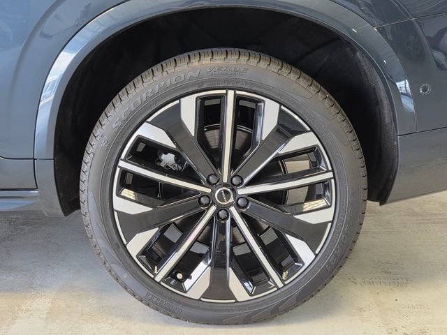 New 2026 Volvo XC90 B6 Plus w/ Protection Package Premier AWD/4WD image 28
