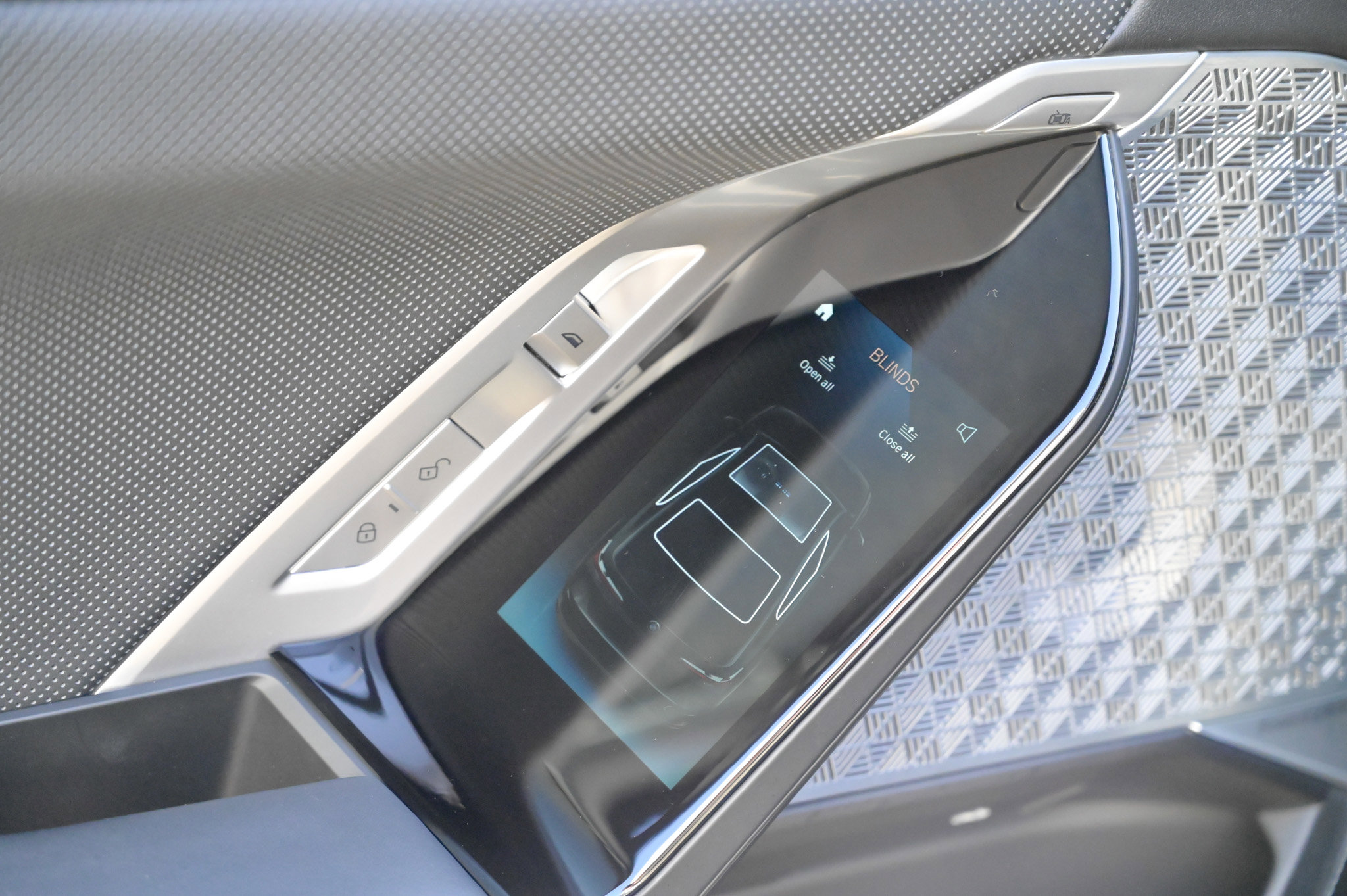 Used 2023 BMW 760i xDrive w/ Executive Package image 40