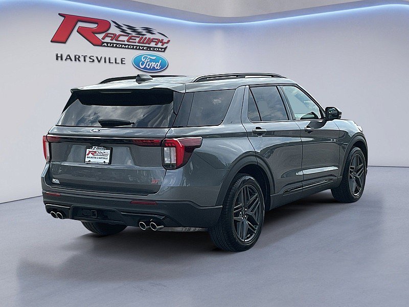 Used 2025 Ford Explorer ST image 27