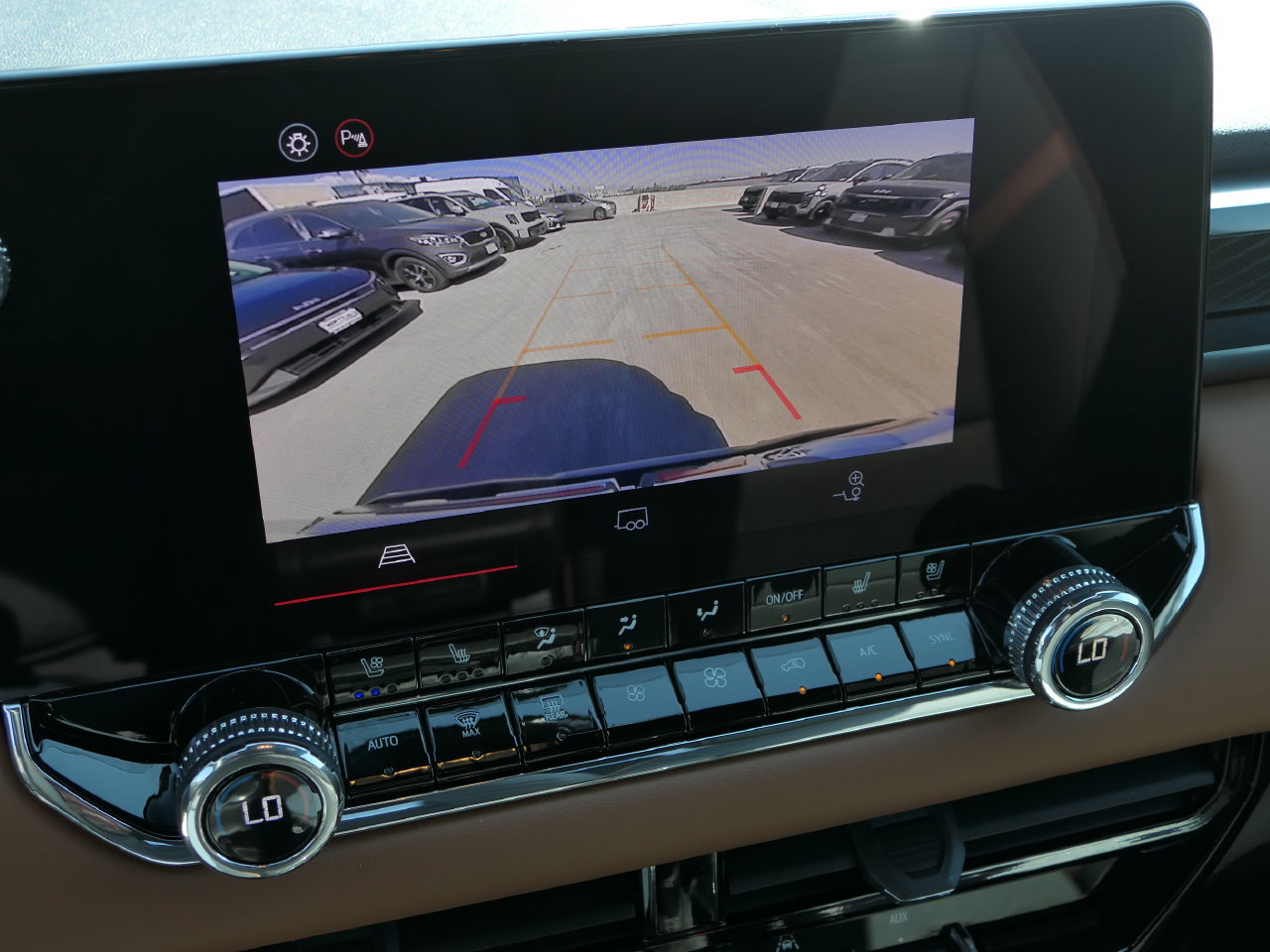 Used 2025 GMC Canyon AT4 w/ AT4 Premium Package AWD/4WD image 21
