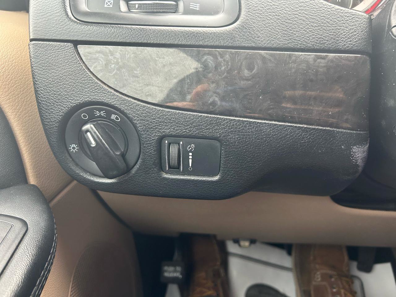 Used 2016 Dodge Grand Caravan SXT FWD image 24
