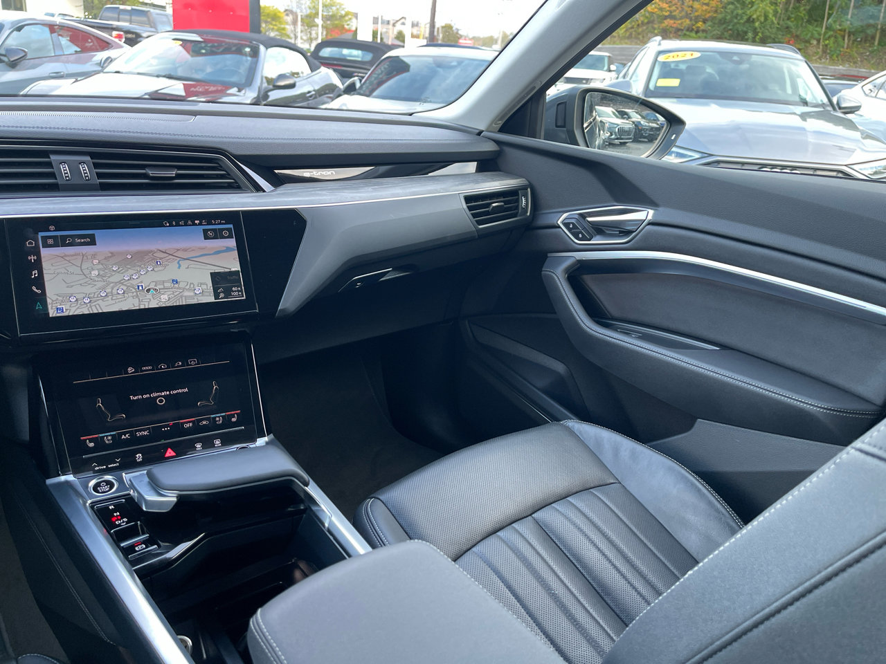 Used 2024 Audi Q8 e-tron Premium Plus w/ Premium Plus Package image 64