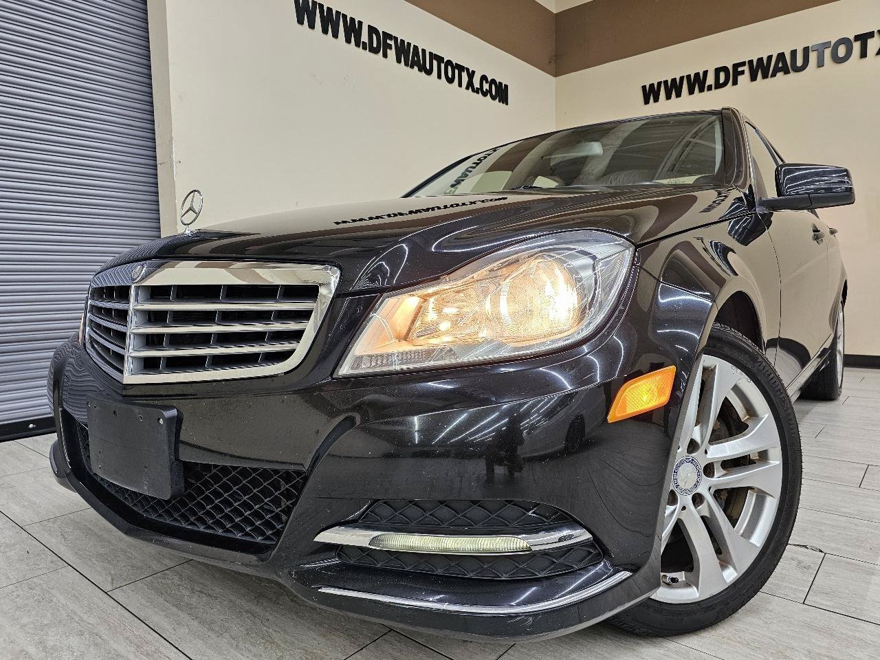 Used 2013 Mercedes-Benz C 300 4MATIC Sedan w/ Multimedia Pkg image 1