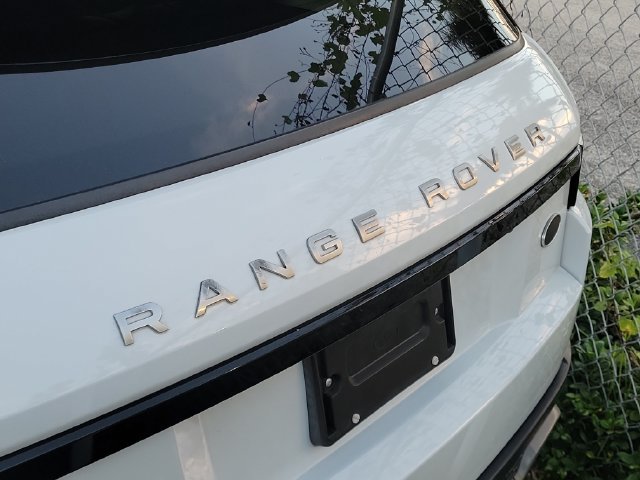 Used 2018 Land Rover Range Rover Evoque SE AWD/4WD image 6