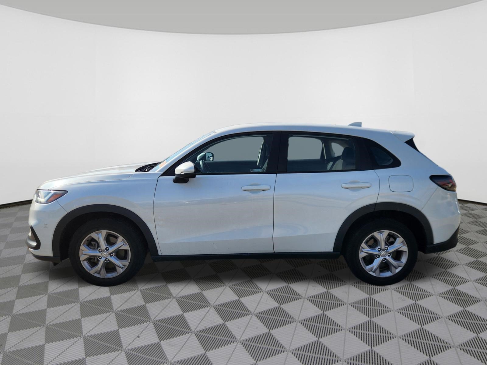 Certified 2024 Honda HR-V LX image 5