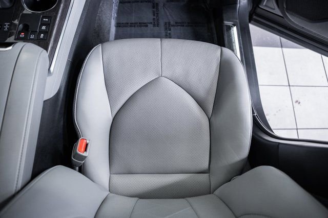 Used 2024 Toyota Highlander Platinum image 33