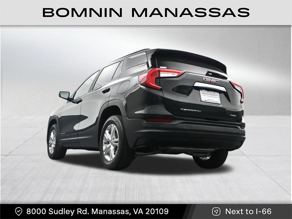 Used 2023 GMC Terrain SLE w/ Driver Convenience Package image 30