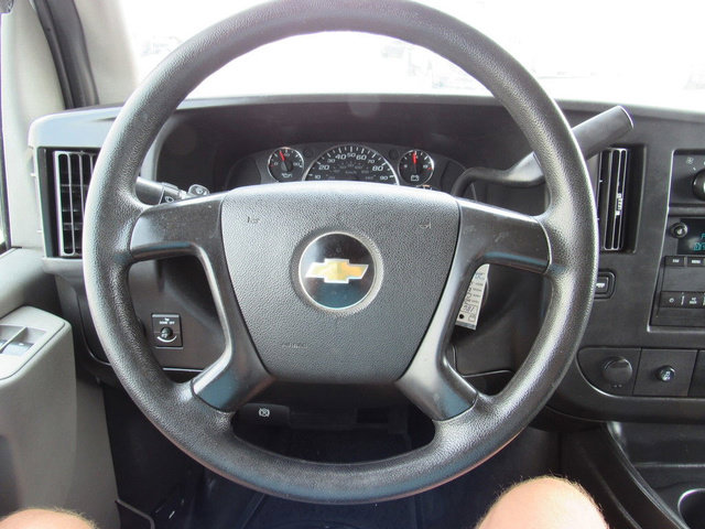 Used 2015 Chevrolet Express 2500 RWD image 32