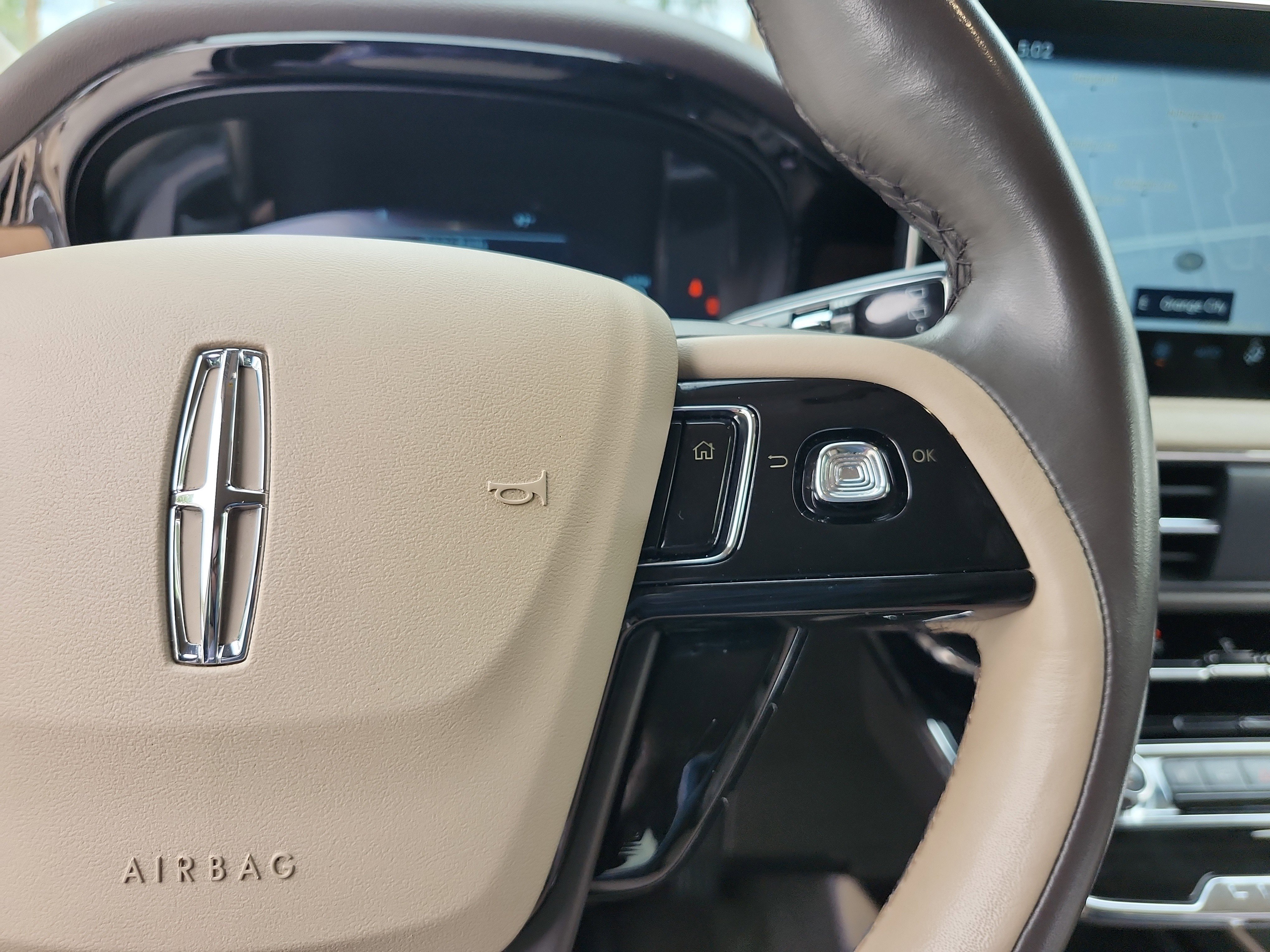 Used 2023 Lincoln Corsair Reserve FWD image 27