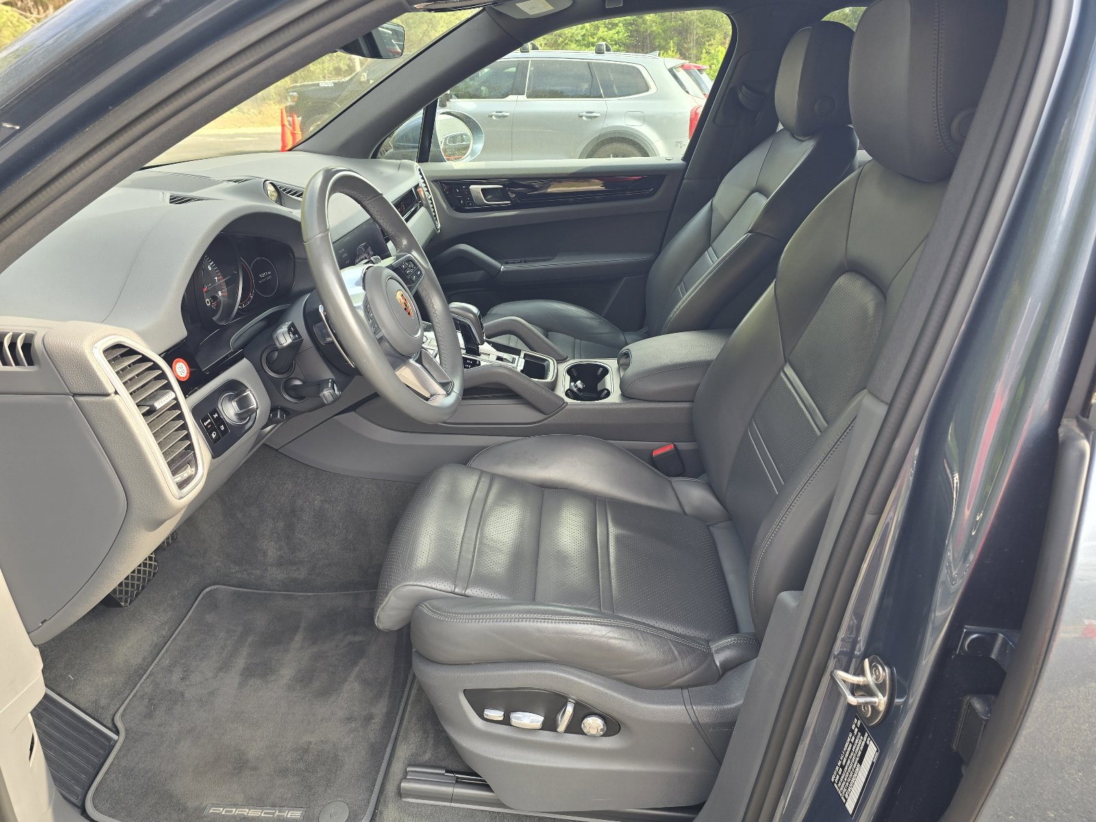 Used 2019 Porsche Cayenne image 11