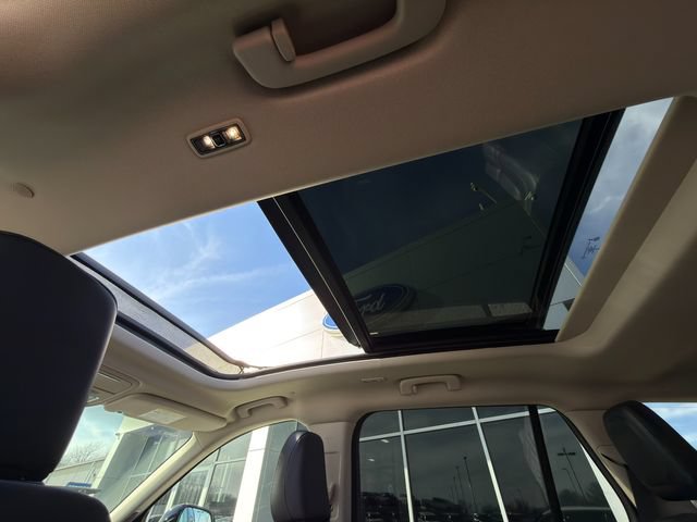 Used 2024 Lincoln Aviator Reserve w/ Equipment Group 201A AWD/4WD image 17