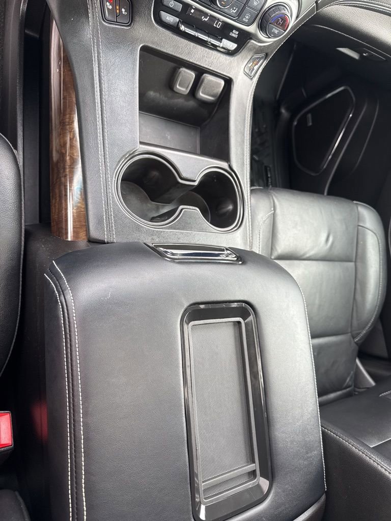 Used 2018 Chevrolet Suburban LT image 28