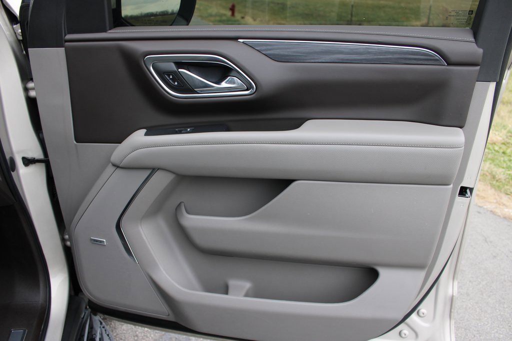 Used 2023 GMC Yukon SLT w/ SLT Luxury Package image 22