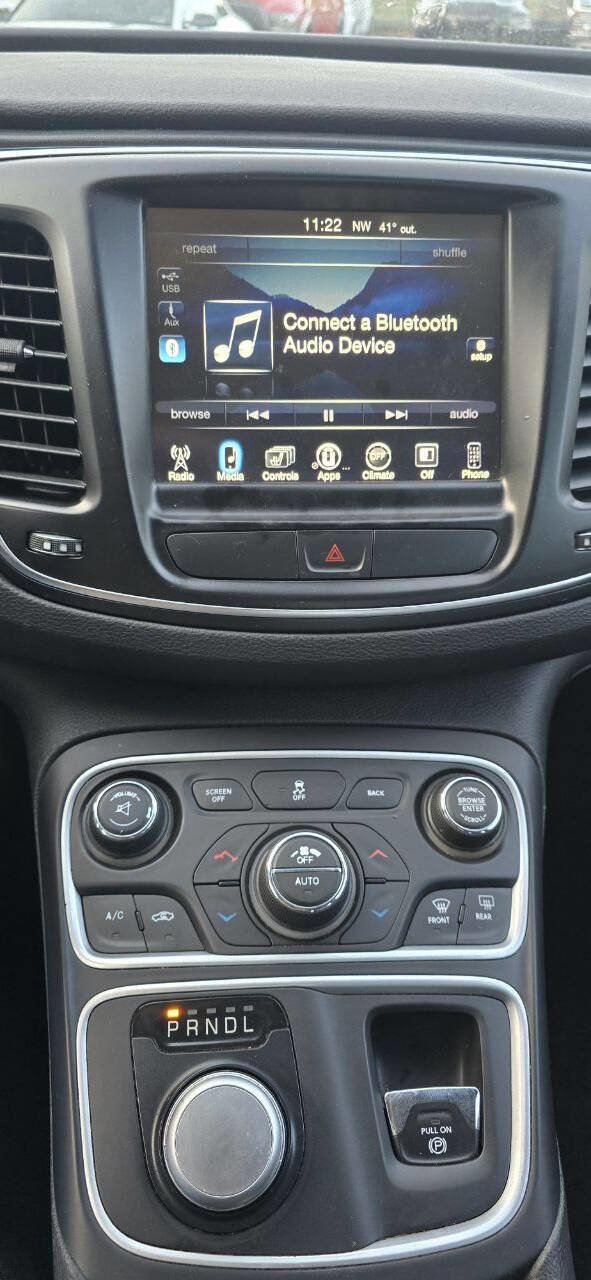 Used 2017 Chrysler 200 Limited Platinum w/ Comfort & Convenience Group image 21