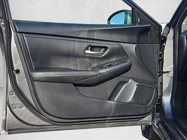 Used 2025 Nissan Sentra SV FWD image 10