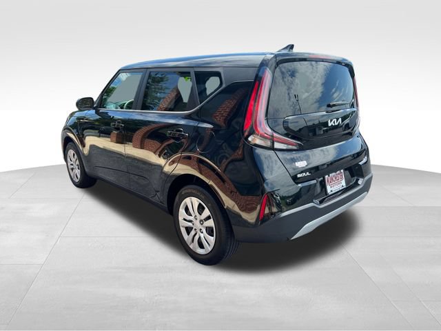 Used 2023 Kia Soul LX FWD image 4