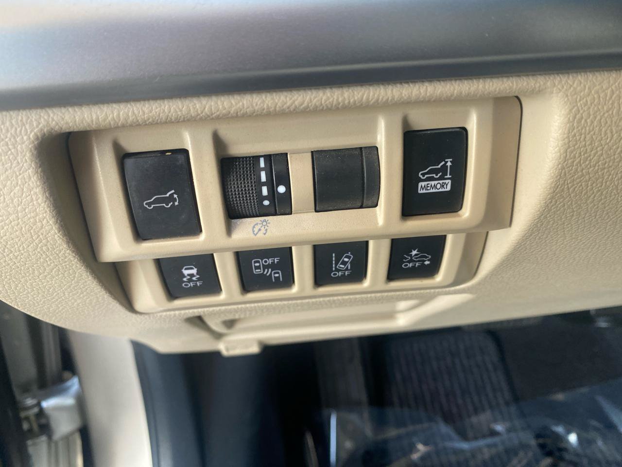 Used 2019 Subaru Outback 3.6R Limited AWD/4WD image 17