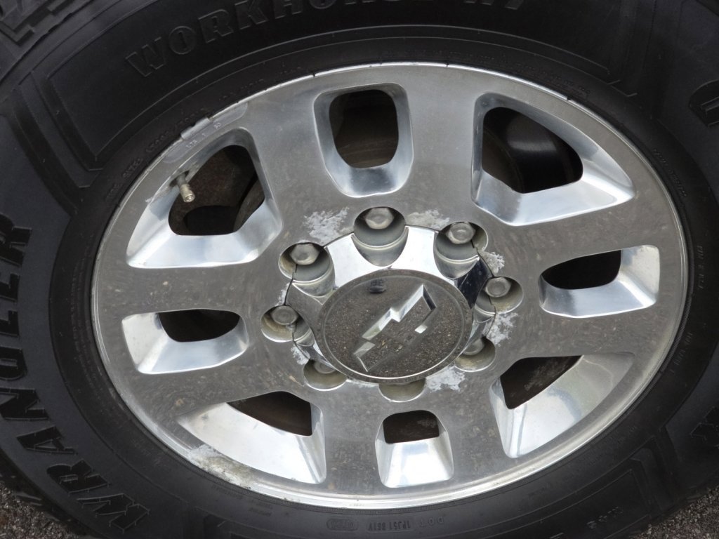 Used 2015 Chevrolet Silverado 3500 LTZ w/ LTZ Plus Package image 14