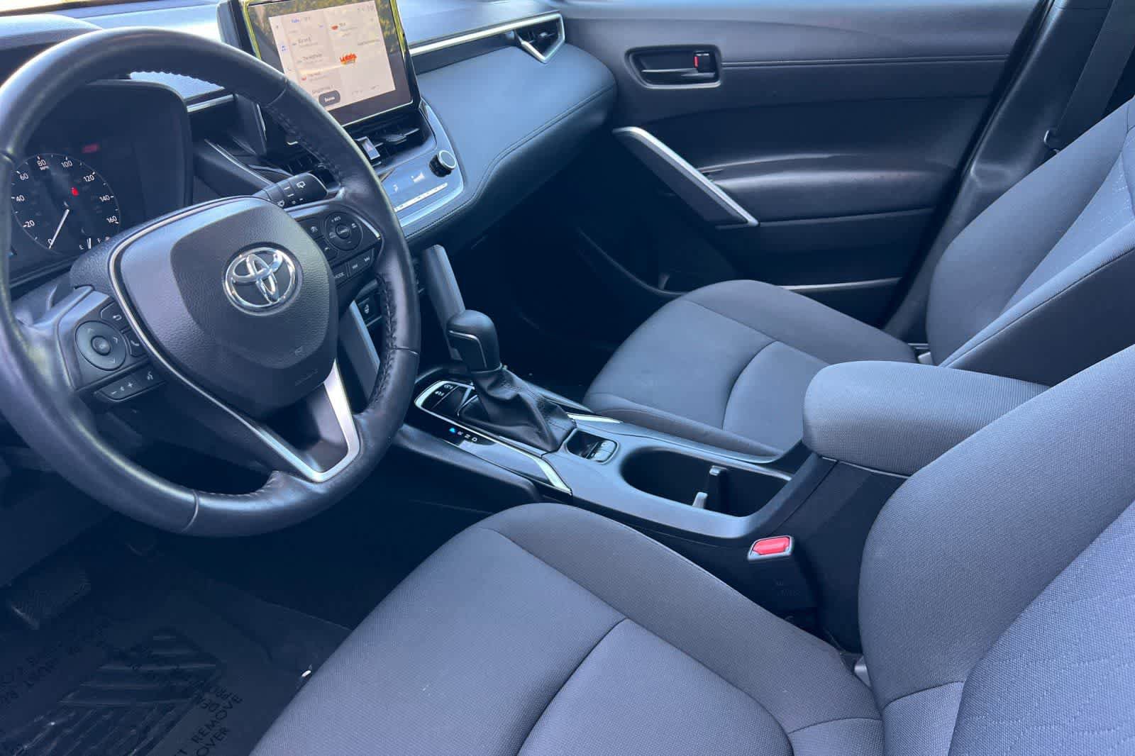 Used 2024 Toyota Corolla Cross LE AWD/4WD image 12