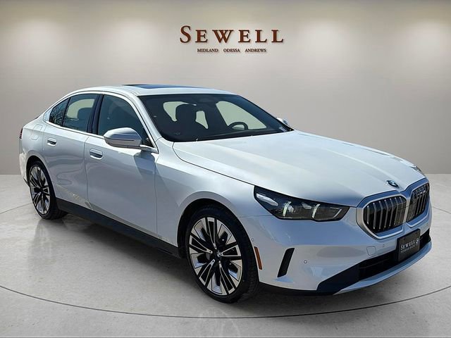 Certified 2025 BMW 530i w/ Premium Package RWD image 7