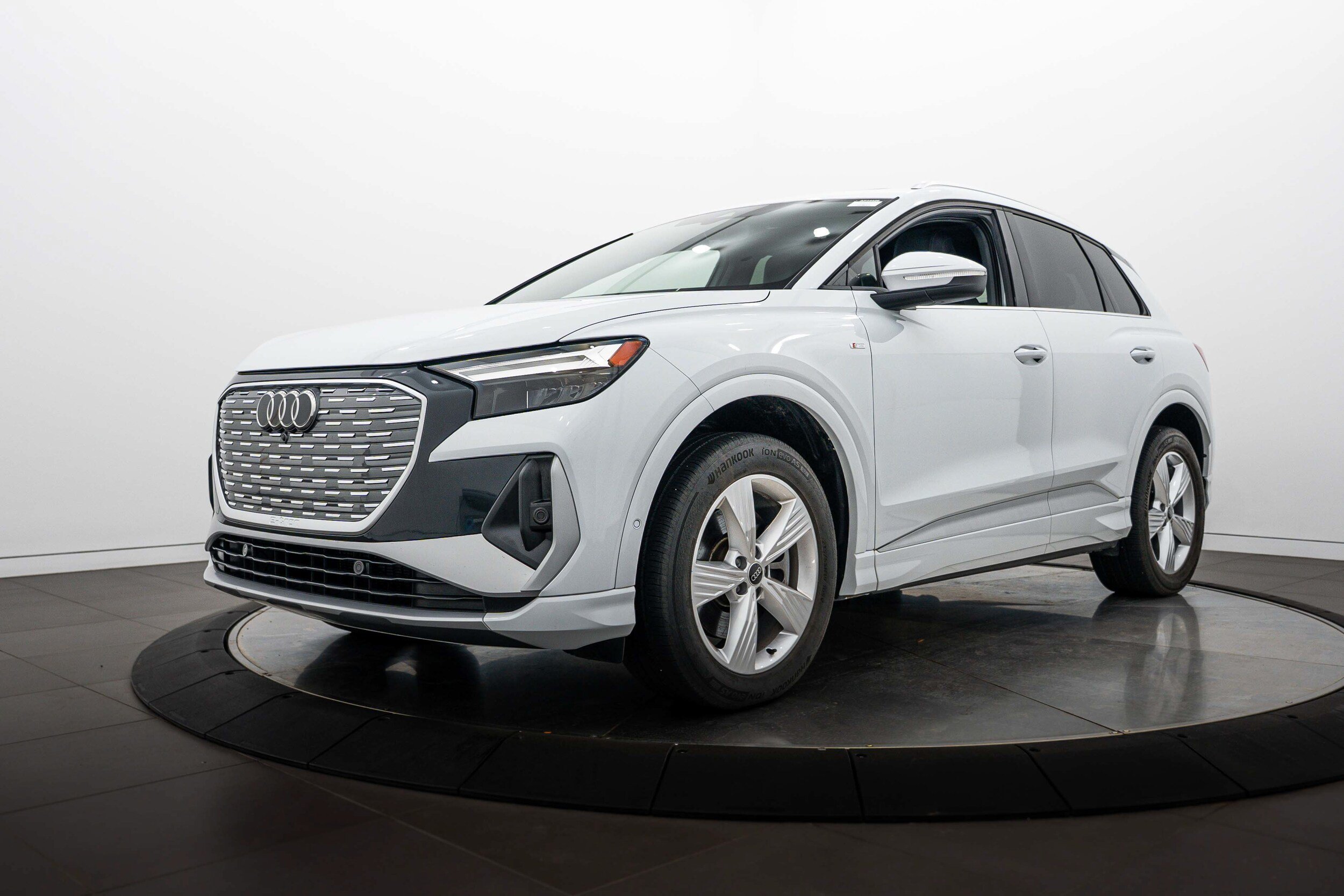 Certified 2023 Audi Q4 e-tron Premium Plus w/ Premium Plus AWD/4WD image 7