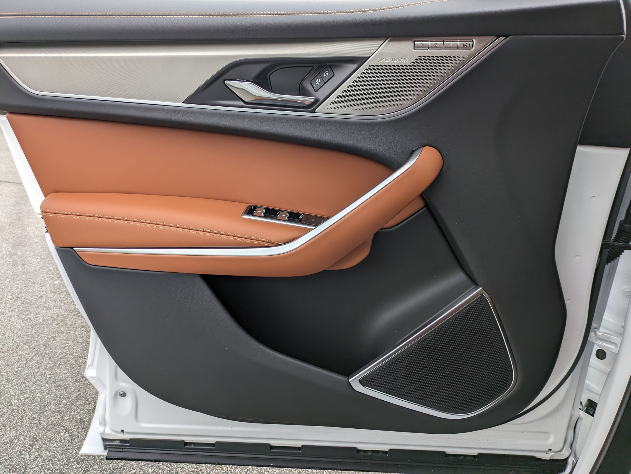 New 2026 Jaguar F-PACE R-Dynamic S image 19