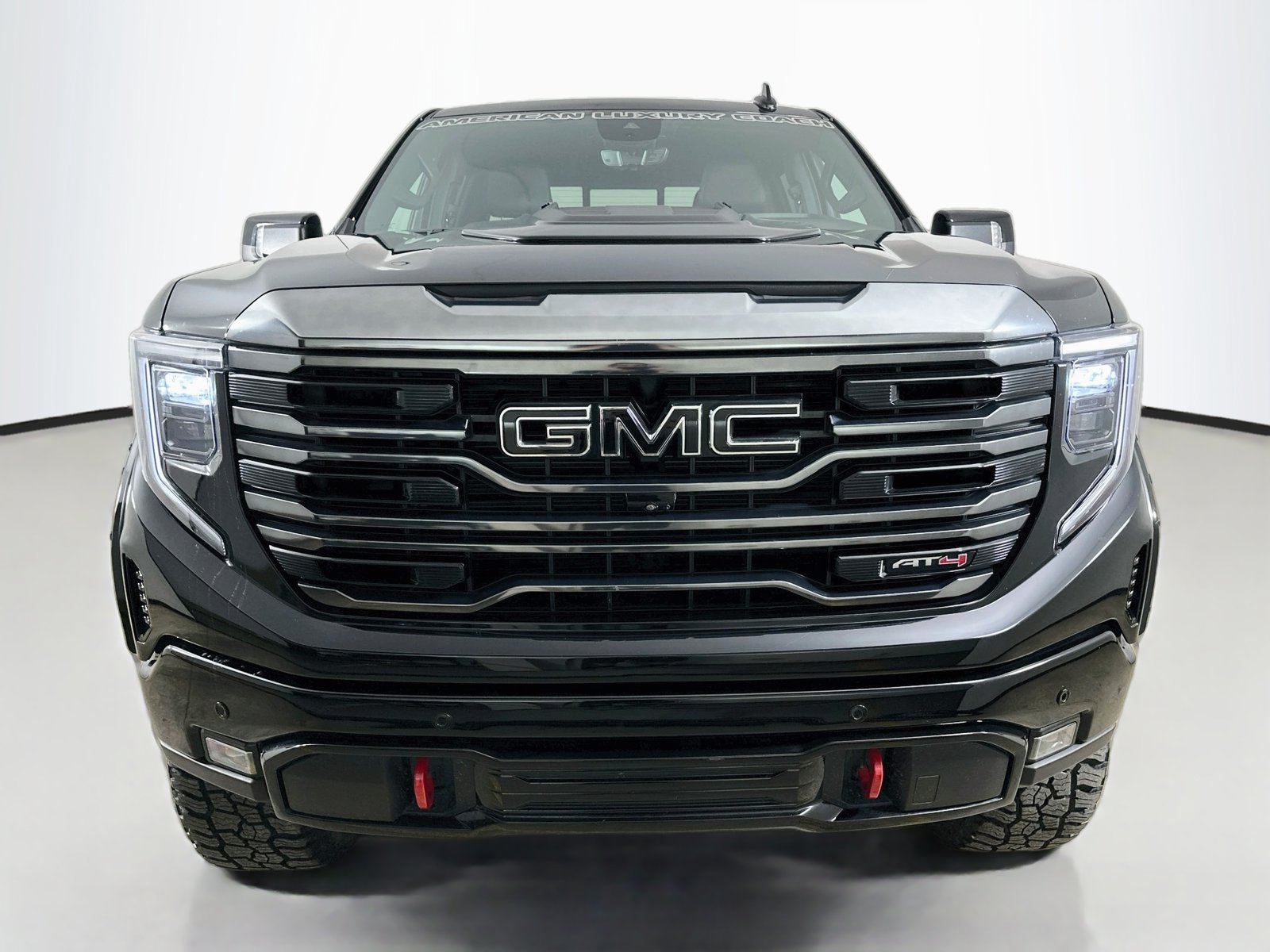 Used 2023 GMC Sierra 1500 AT4 w/ AT4 Premium Package AWD/4WD image 2