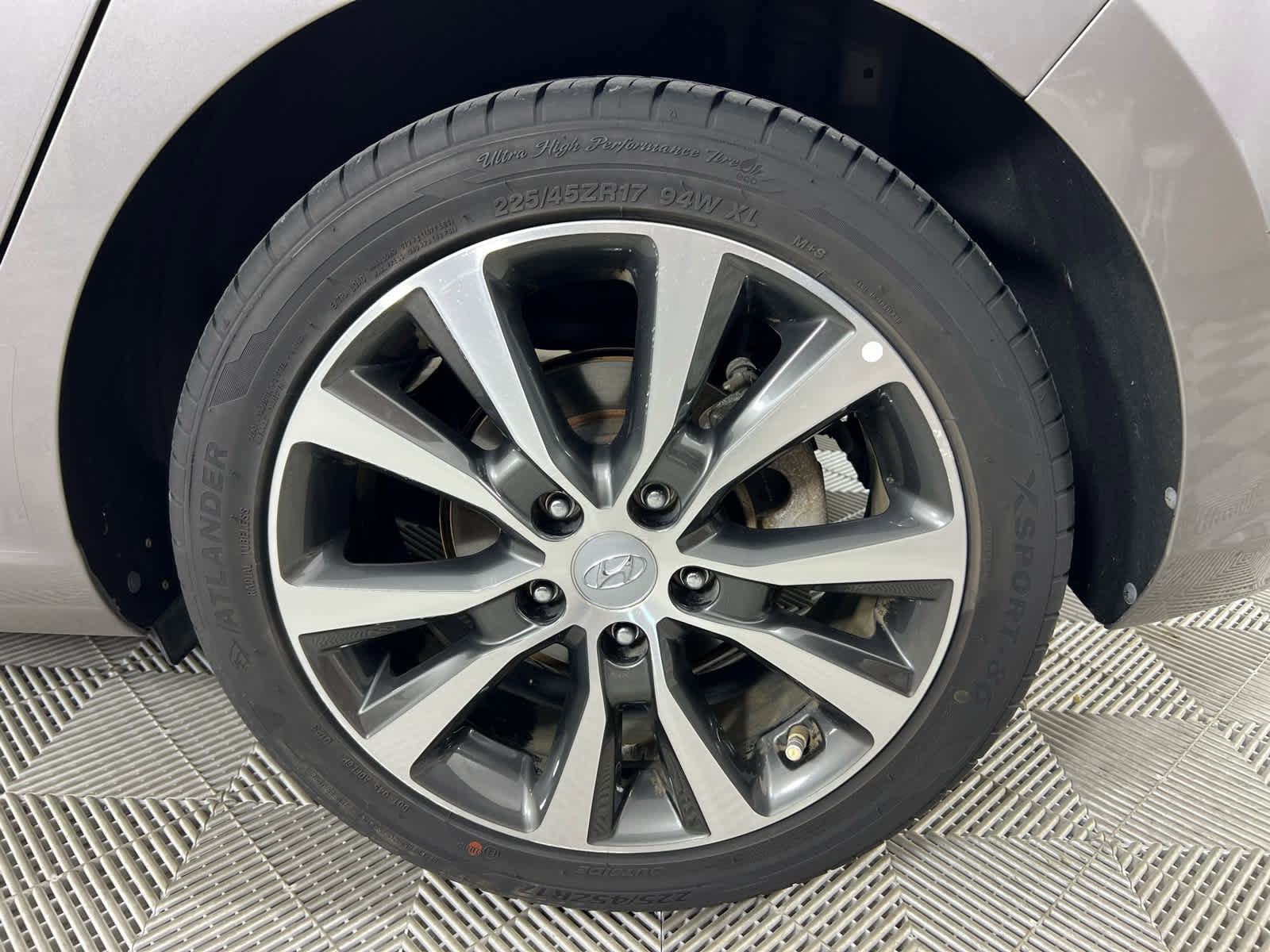 Used 2020 Hyundai Elantra GT FWD image 13
