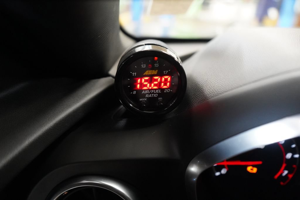 Used 2018 Chevrolet Camaro ZL1 RWD image 30