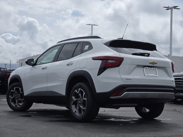New 2026 Chevrolet Trax LT w/ LT Convenience Package FWD image 11