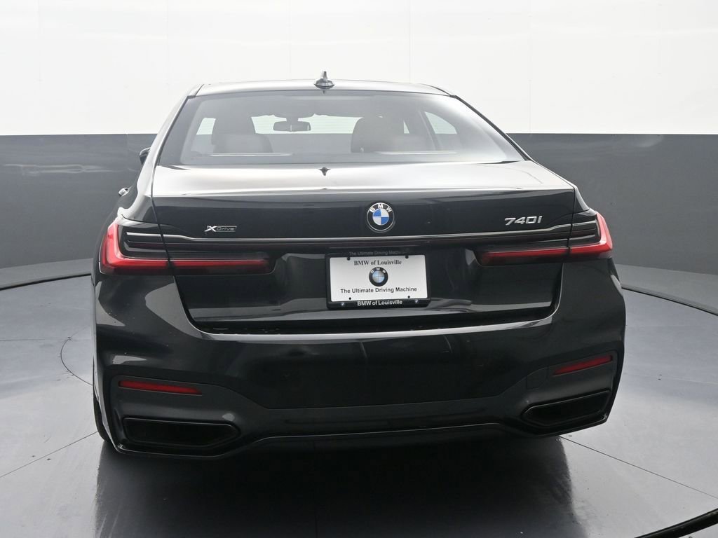 Used 2022 BMW 740i xDrive w/ M Sport Package image 6