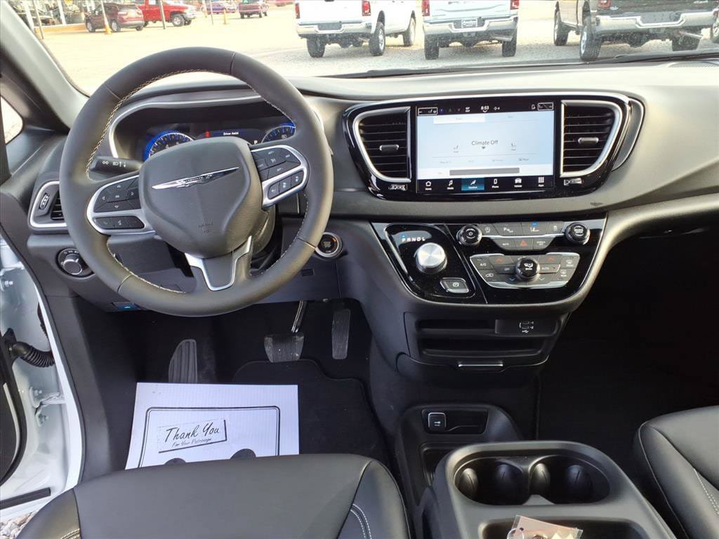 New 2026 Chrysler Voyager LX FWD image 9
