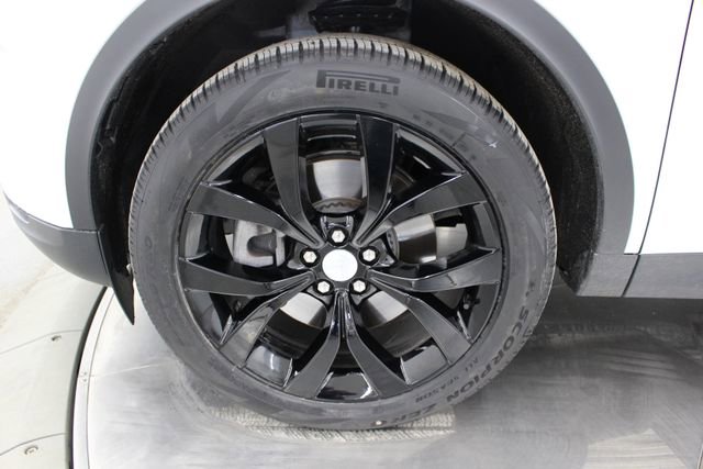 Used 2023 Land Rover Discovery Sport SE image 7