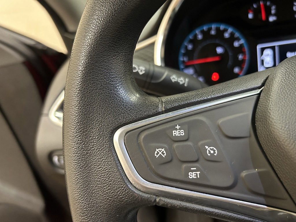 Used 2017 Chevrolet Malibu LT image 21