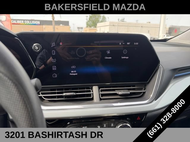 Used 2025 Chevrolet Trax LT FWD image 18