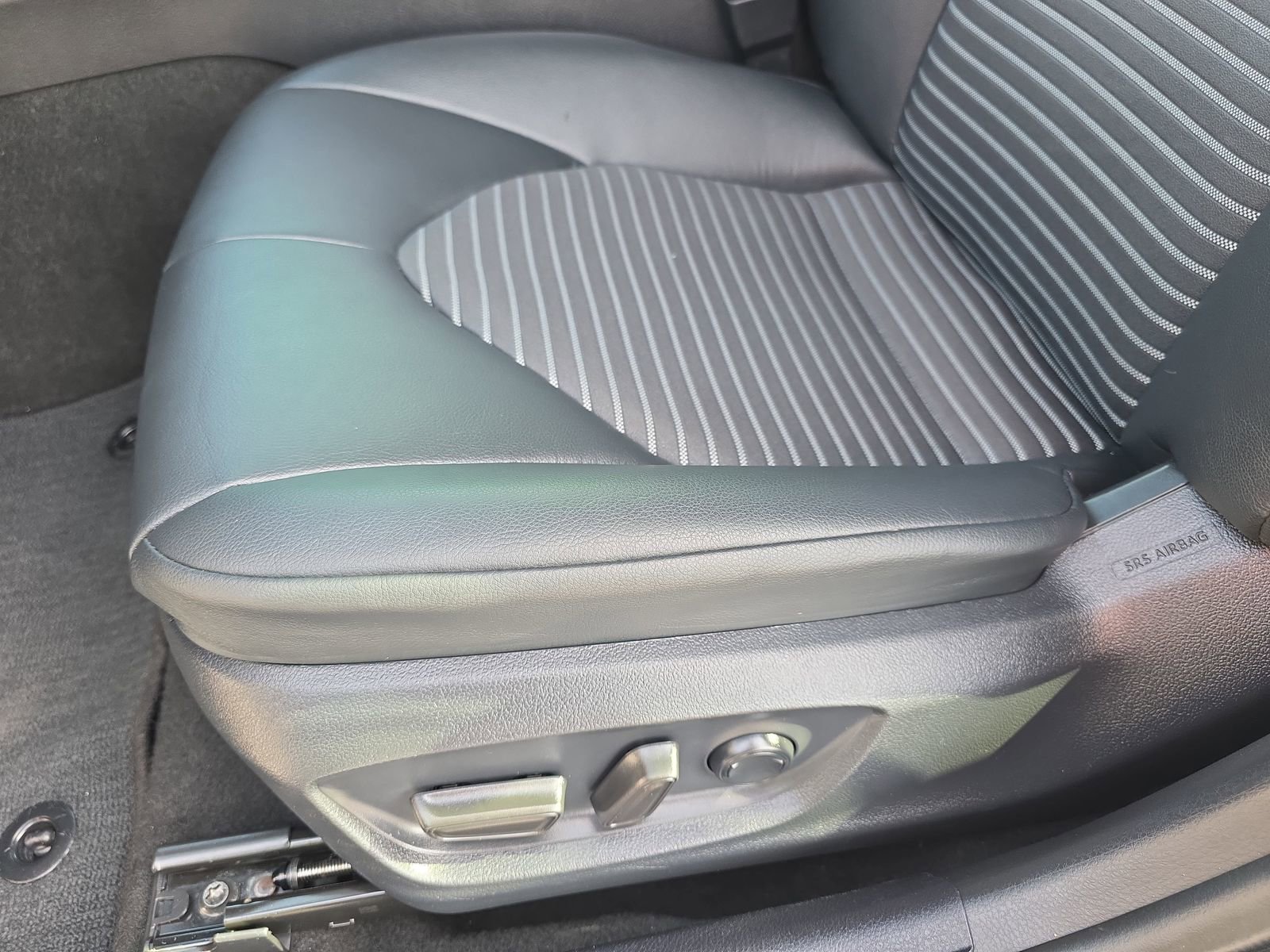 Used 2024 Toyota Camry SE w/ Convenience Package image 27