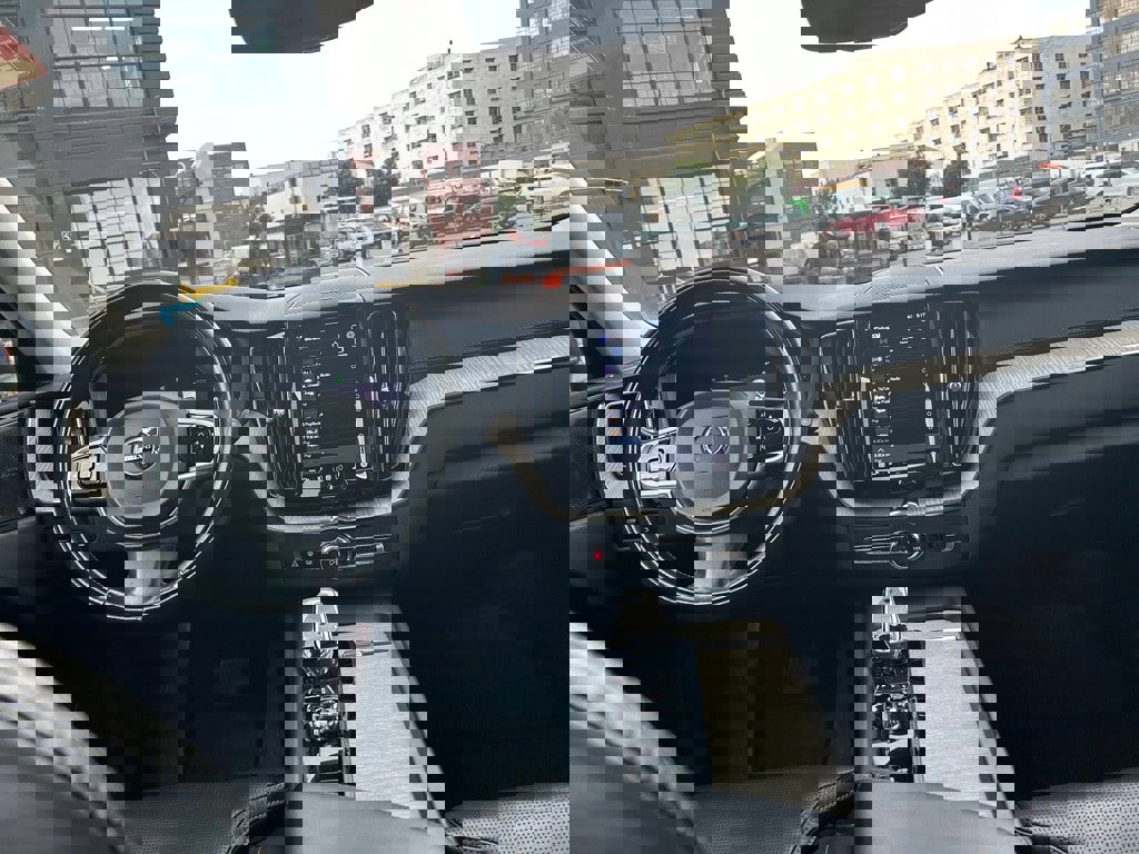 Certified 2022 Volvo XC60 B5 Inscription w/ Advanced Package image 12