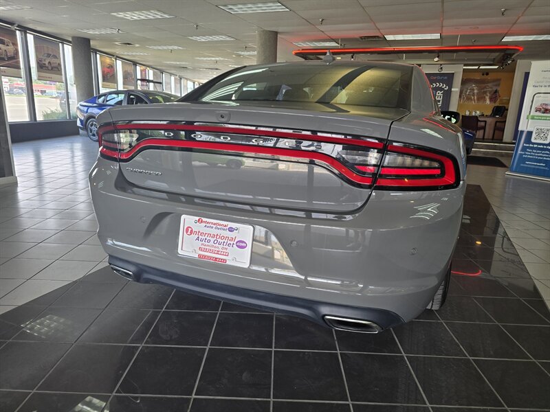 Used 2023 Dodge Charger SXT RWD image 5
