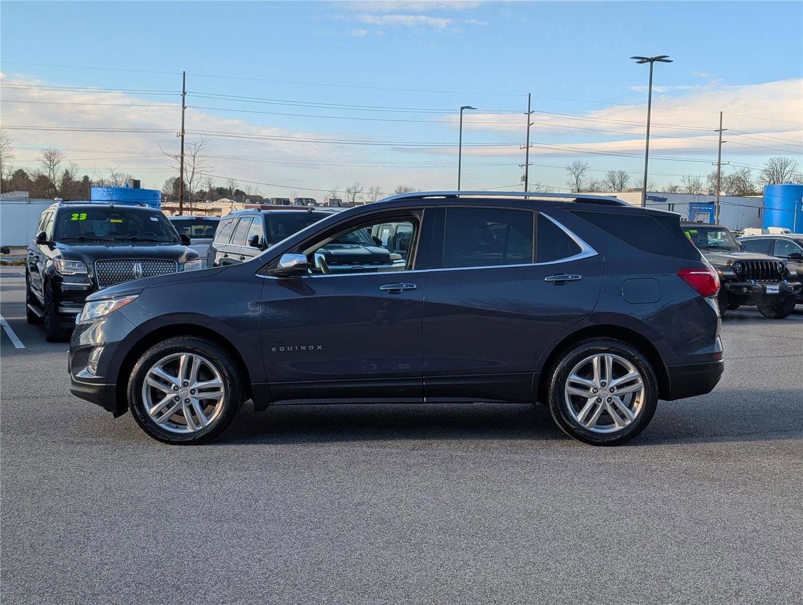Used 2018 Chevrolet Equinox Premier image 2
