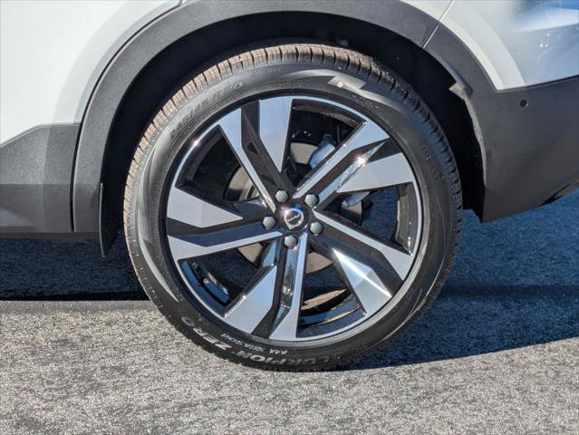New 2026 Volvo XC40 B5 Ultra w/ Climate Package AWD/4WD image 6