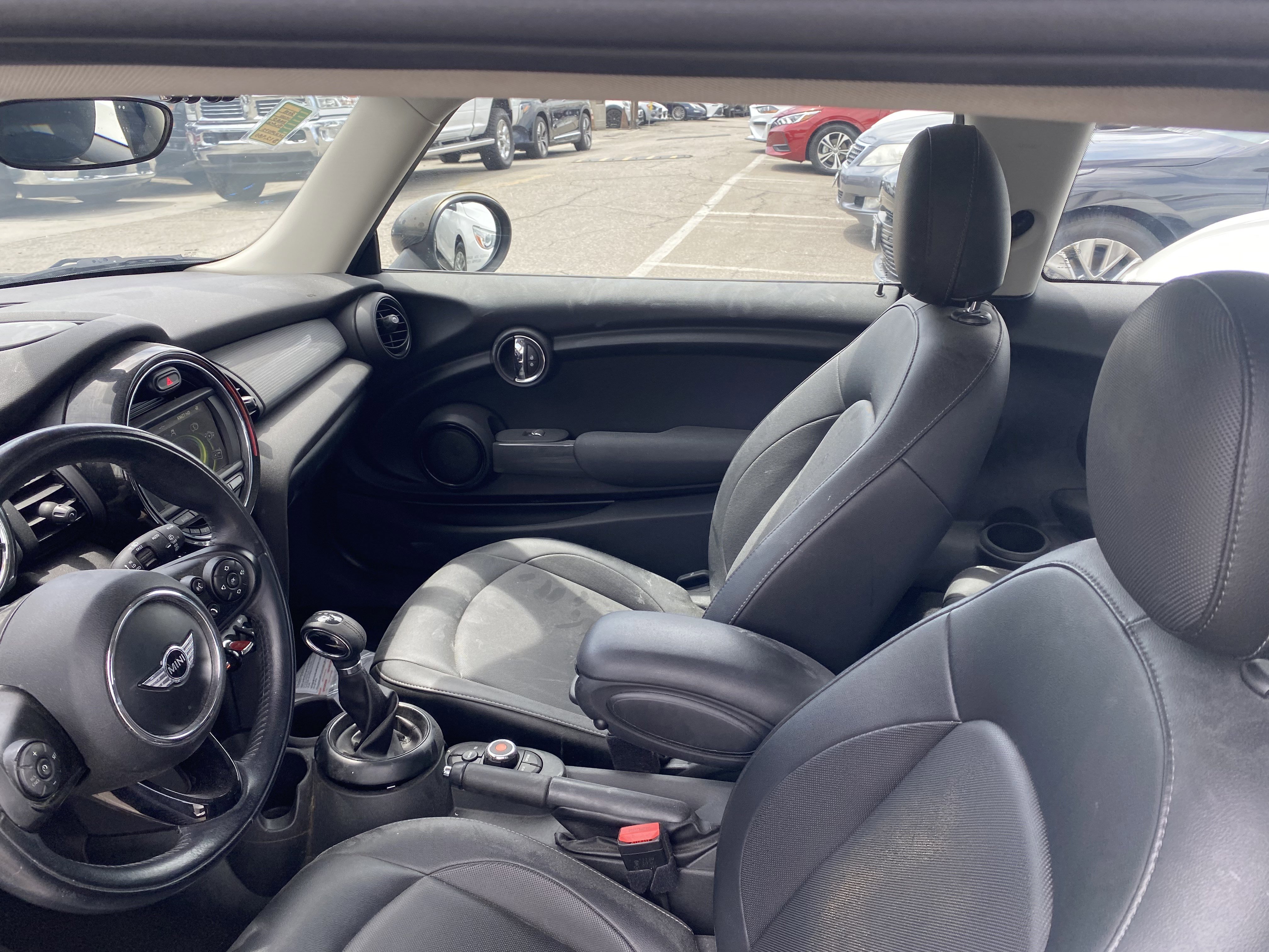 Used 2018 MINI Cooper 2-Door Hardtop image 12