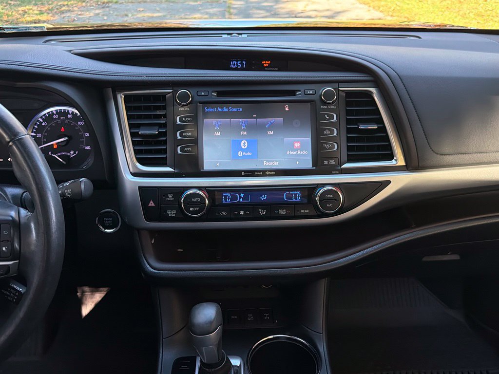 Used 2019 Toyota Highlander XLE AWD/4WD image 13