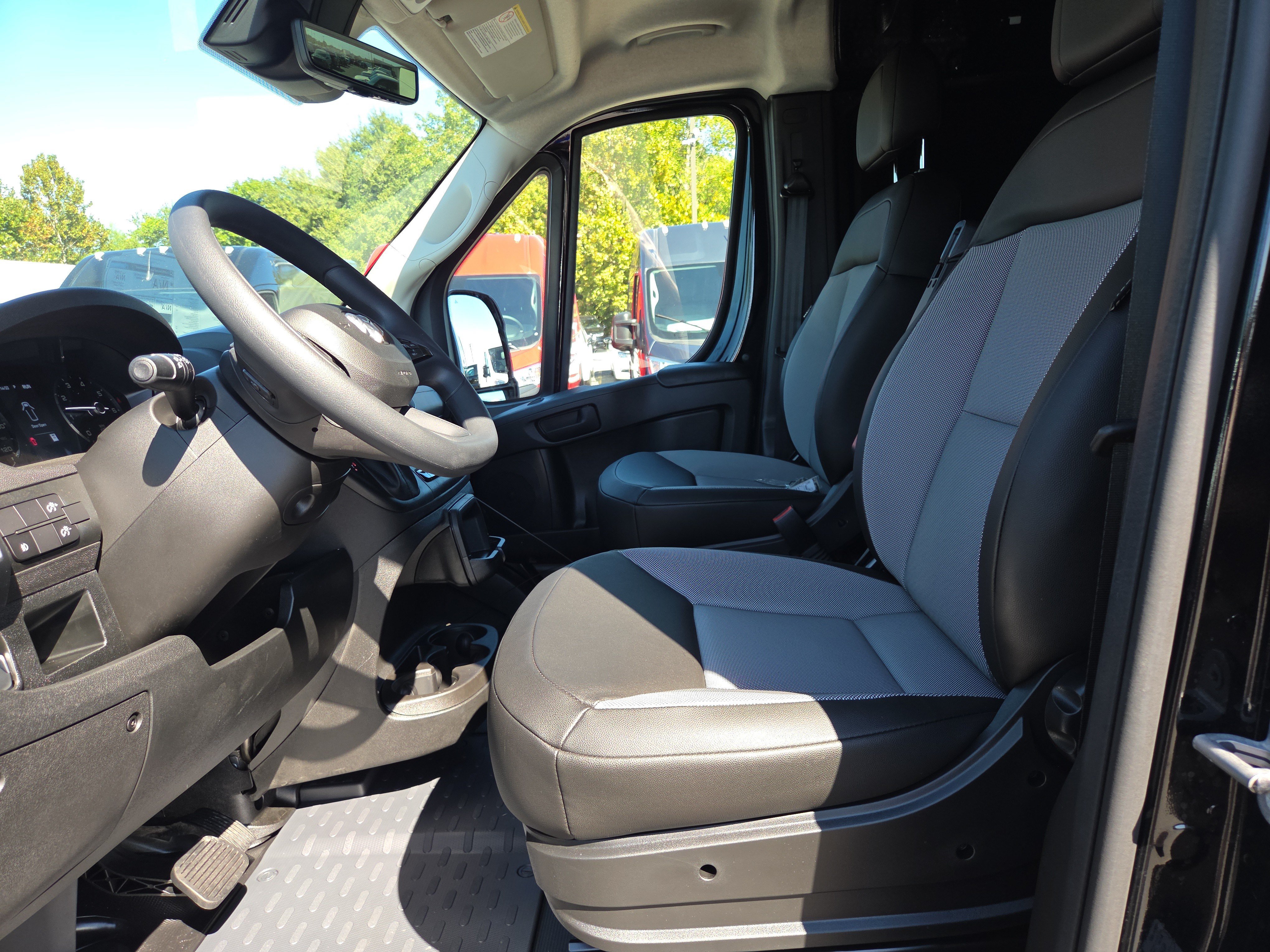 New 2027 RAM ProMaster 1500 w/ Safety Group FWD image 4
