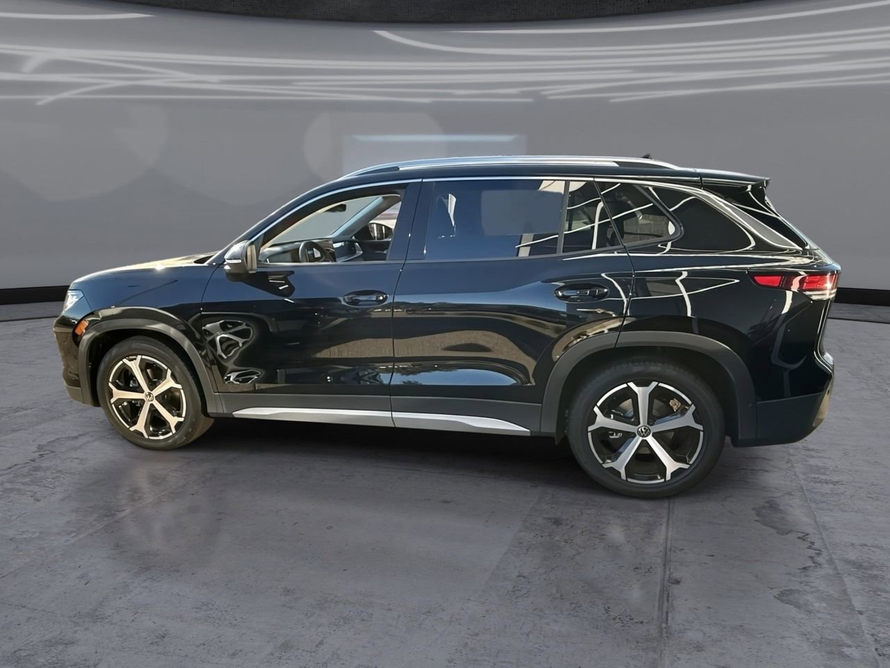 New 2026 Volkswagen Tiguan SE image 4