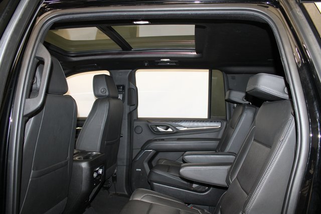 Used 2022 GMC Yukon XL Denali w/ Denali Premium Package image 10