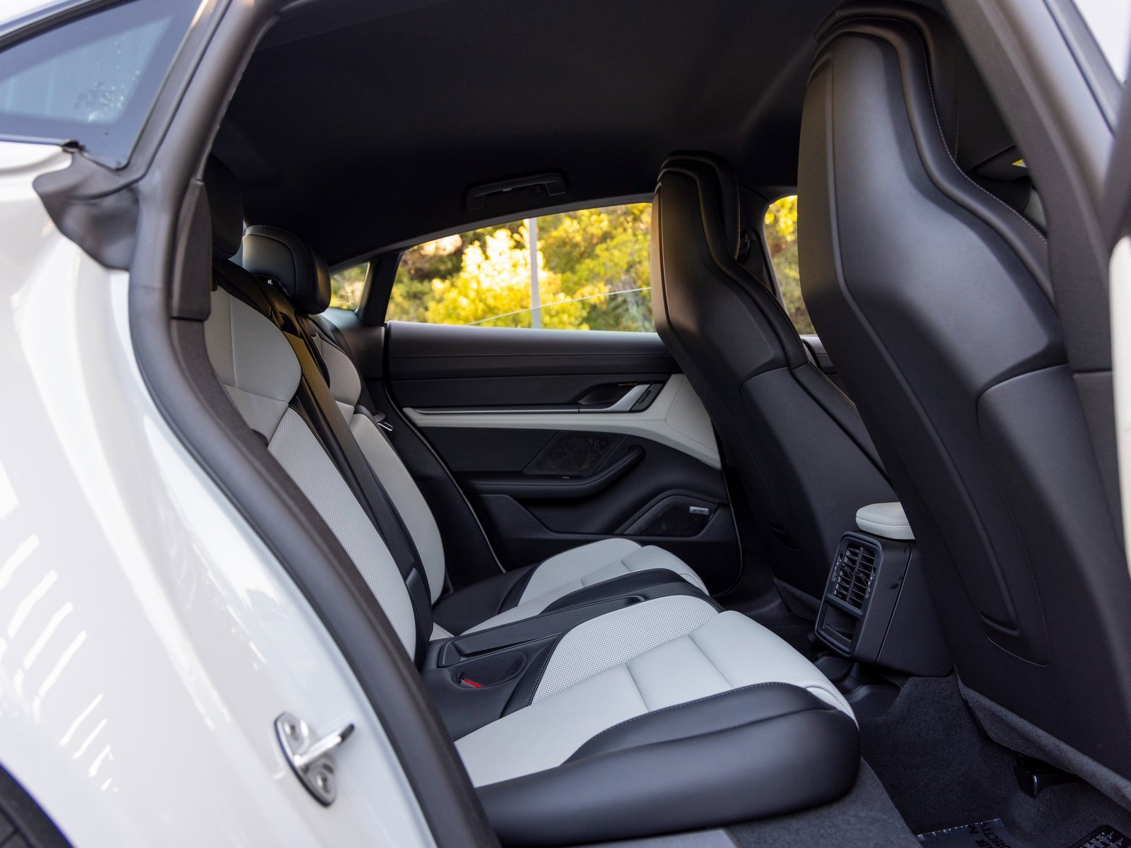 New 2025 Porsche Taycan image 47