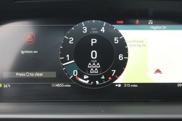 Used 2025 Land Rover Discovery Dynamic SE image 19