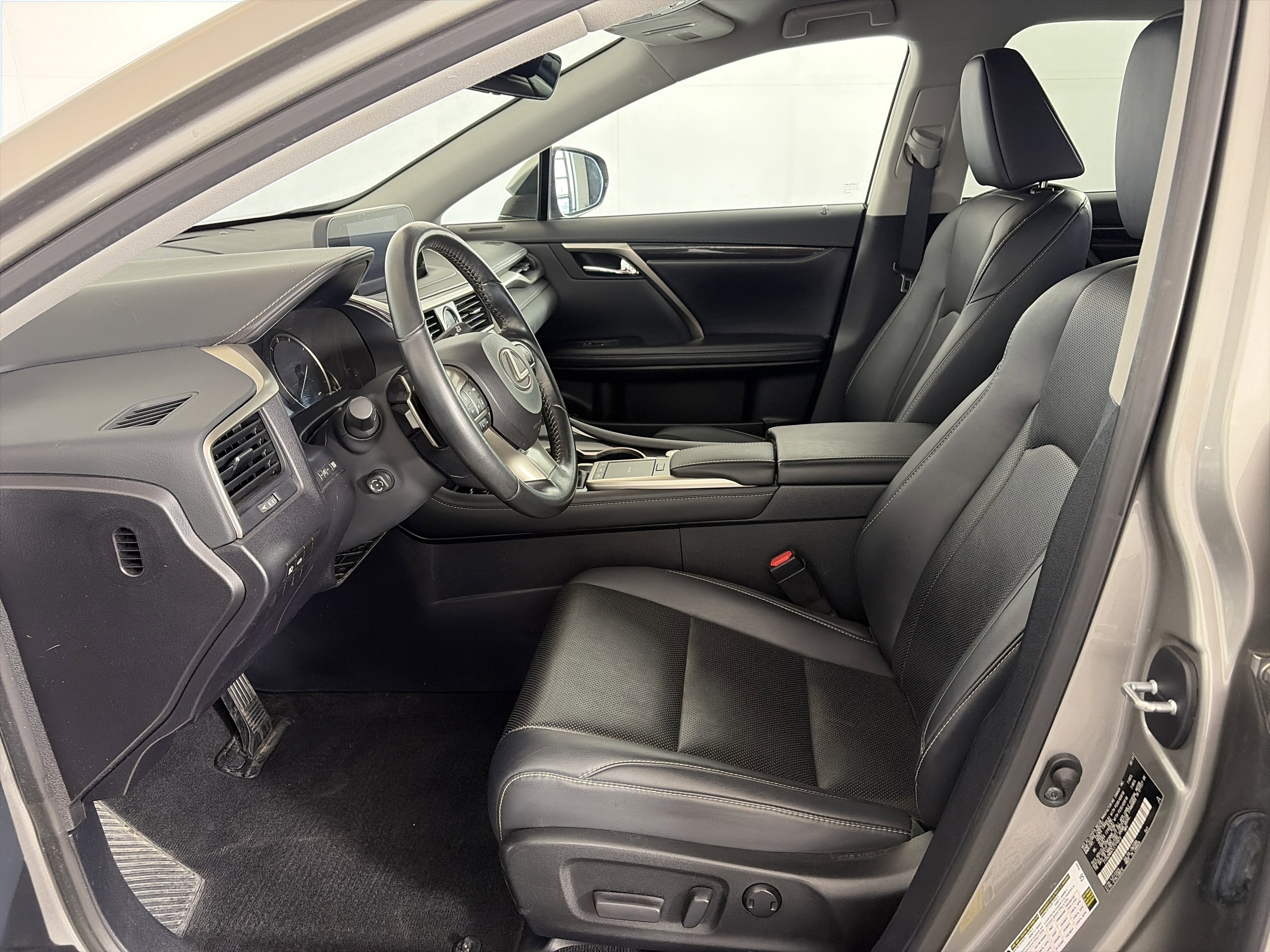 Used 2020 Lexus RX 350 FWD w/ Accessory Package image 6