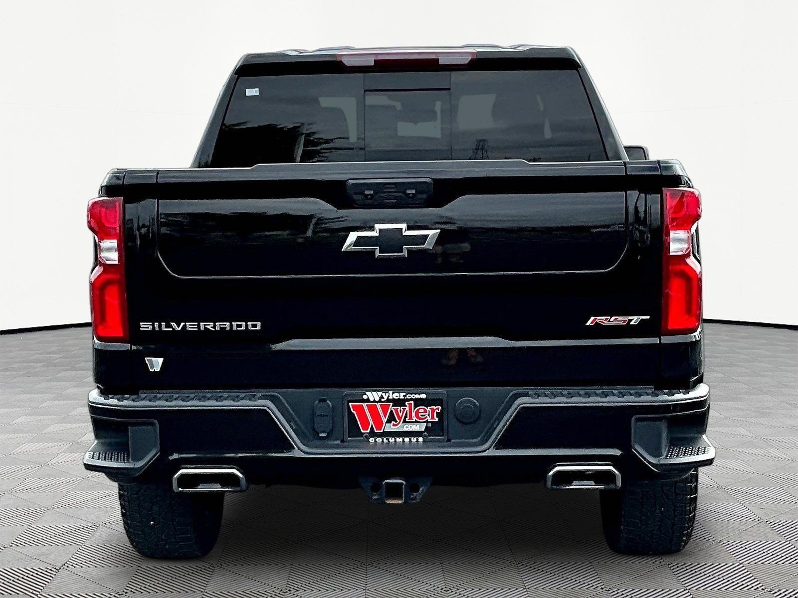 Used 2025 Chevrolet Silverado 1500 RST w/ Convenience Package II AWD/4WD image 5